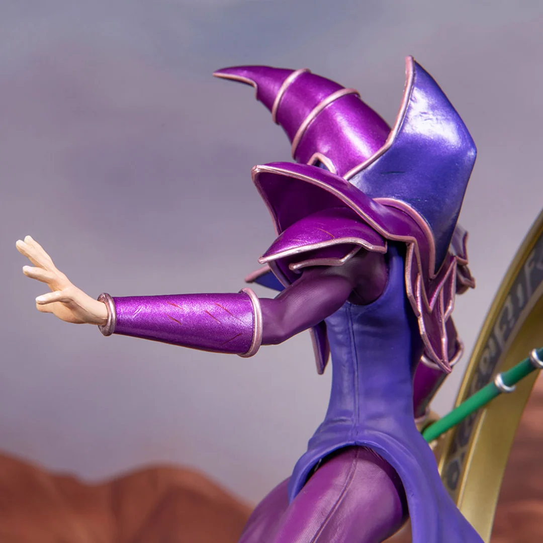 Figura de PVC de Dark Magician variante morada de Yu-Gi-Oh! Edición Estándar