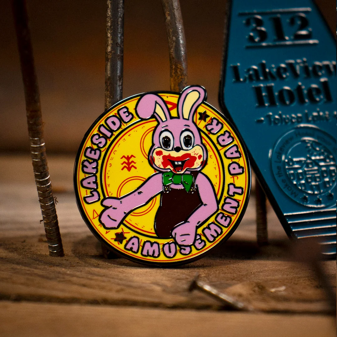 Badge épinglette émaillé Robbie the Rabbit Silent Hill - Édition limitée