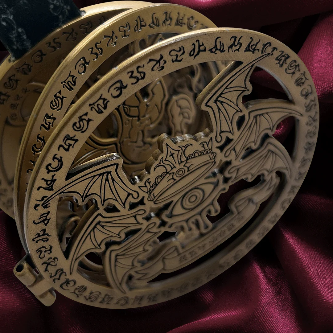 Medallón Castlevania Dominus en oro antiguo, 80 MM