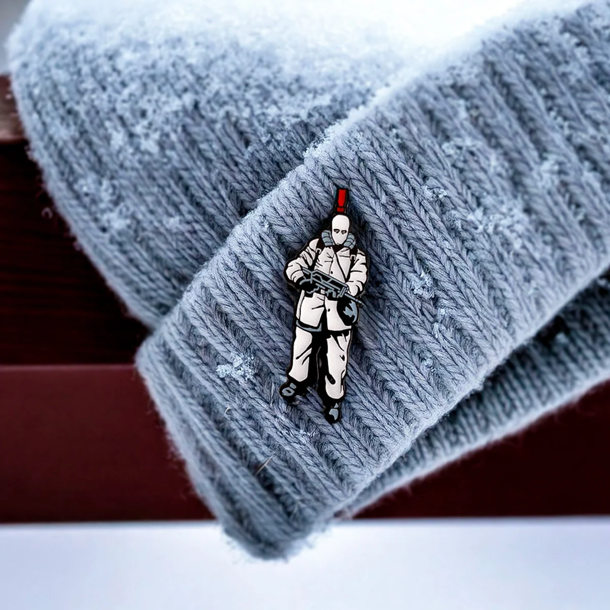 Metal Gear Solid Genome Soldier blød emaljenål med alert-symbol